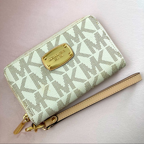 Michael Kors Classic Beige Print Wristlet - Picture 1 of 5
